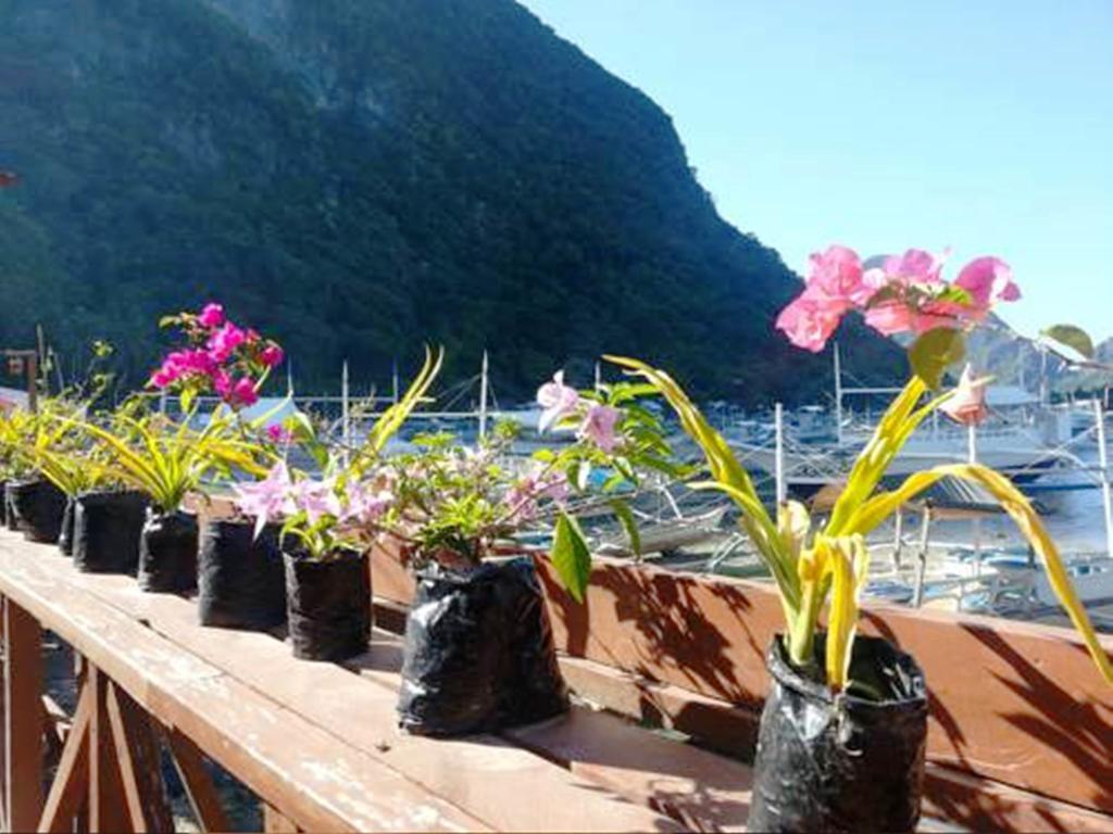 Dayunan Tourist Inn El Nido Exteriör bild