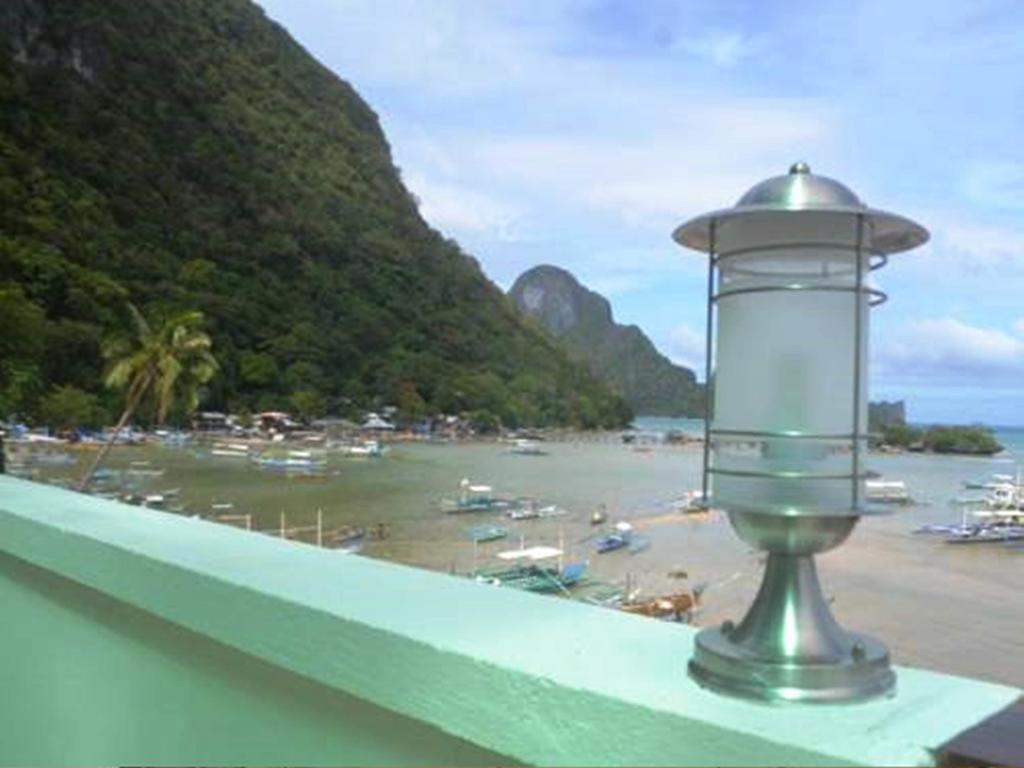 Dayunan Tourist Inn El Nido Exteriör bild