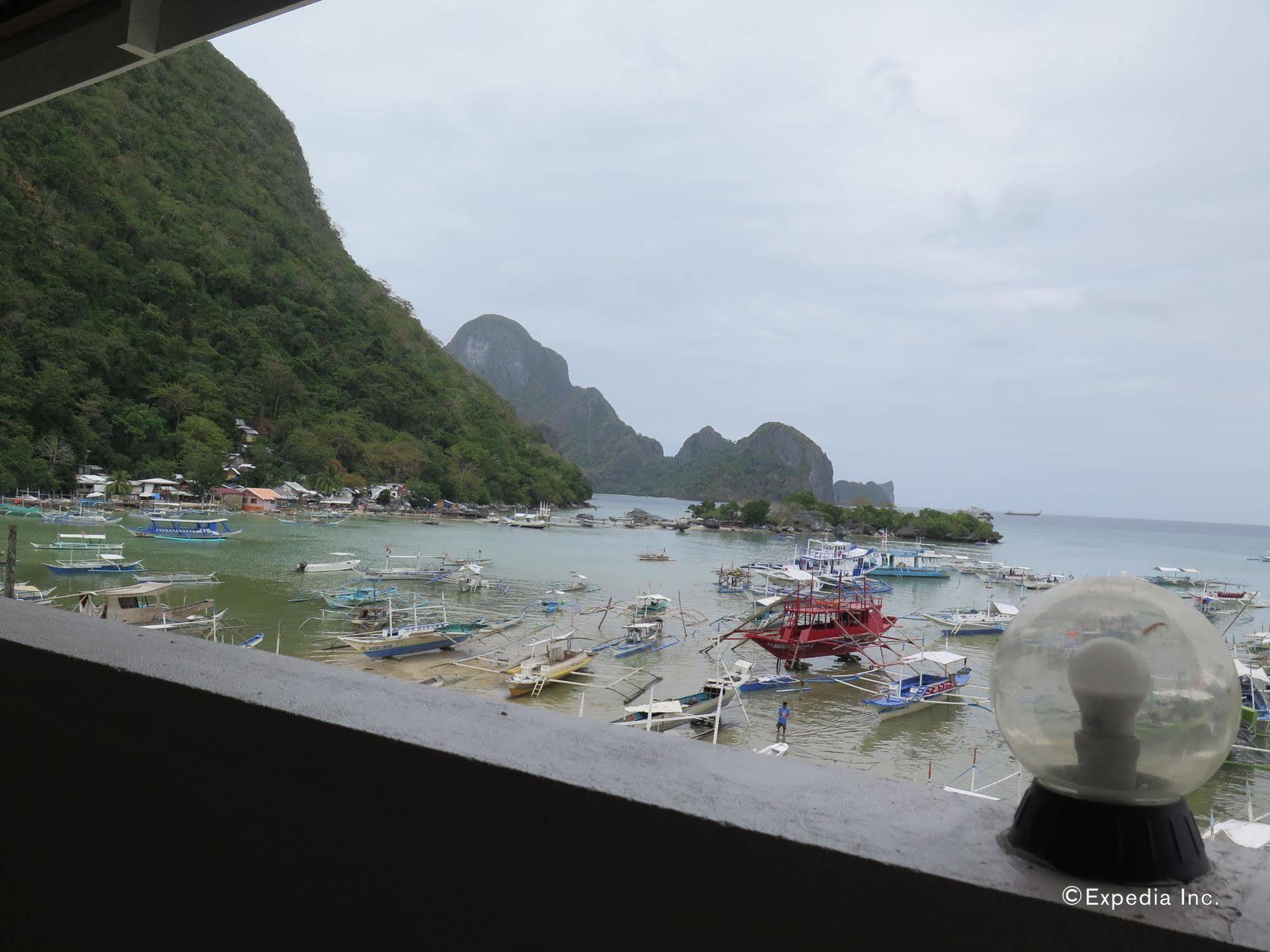 Dayunan Tourist Inn El Nido Exteriör bild
